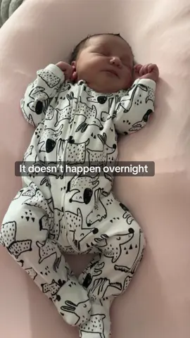 Crying😭time is going by too fast🥺wish we could stay at the newborn stage😭🥰 #sahm #mama #fyp 