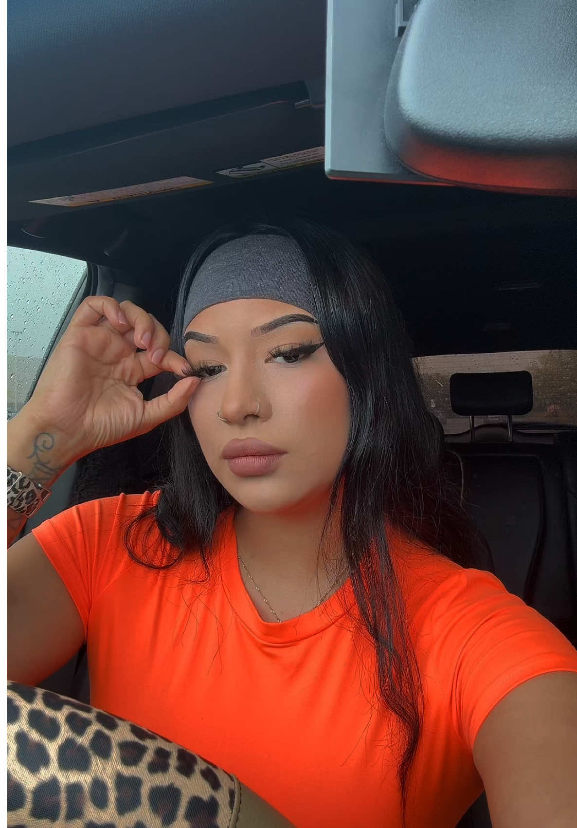 Idk I kinda like the orange though lmaoo #gym #rant #goodmorning #gymootd #orange #energydrink #deodorant #sweat 