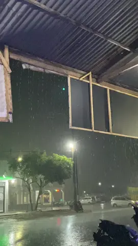 Dan ketidakhadiranmu adalah satu hal yang menghancurkan jiwaku.