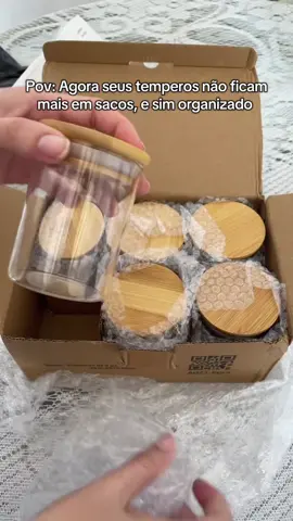 Esses potes de vidro com tampa de bambu é ótimo pra organizar os temperos #potes #bambu #casa #enxoval #tiktokshop 