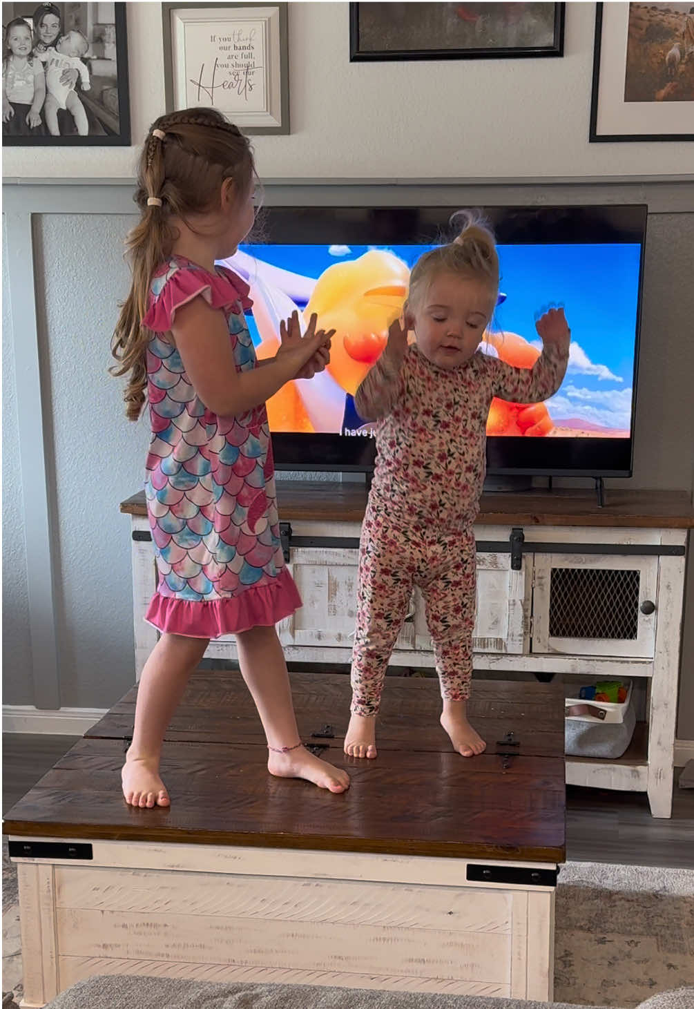 @forrest frank teaching my 2 year old how to sing hallelujah! #hallelujah #forrestfrank #christiantiktok #worship  #revival 