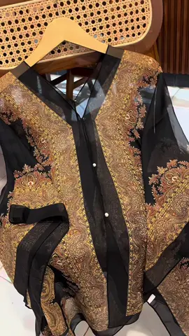 Plisss ini terlalu cakeppp,dibawa mantai cocok ga sih🫶🏻🤎#selendangcardigan #atasanwanita 