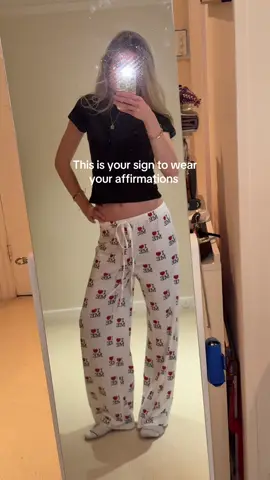 subconscious energy is strong🙂‍↕️ treat yourself to some self love #affirmations #manifestation #selflove #positivevibes #positiveaffirmations #tiktokmademebuyit #tiktokfinds 