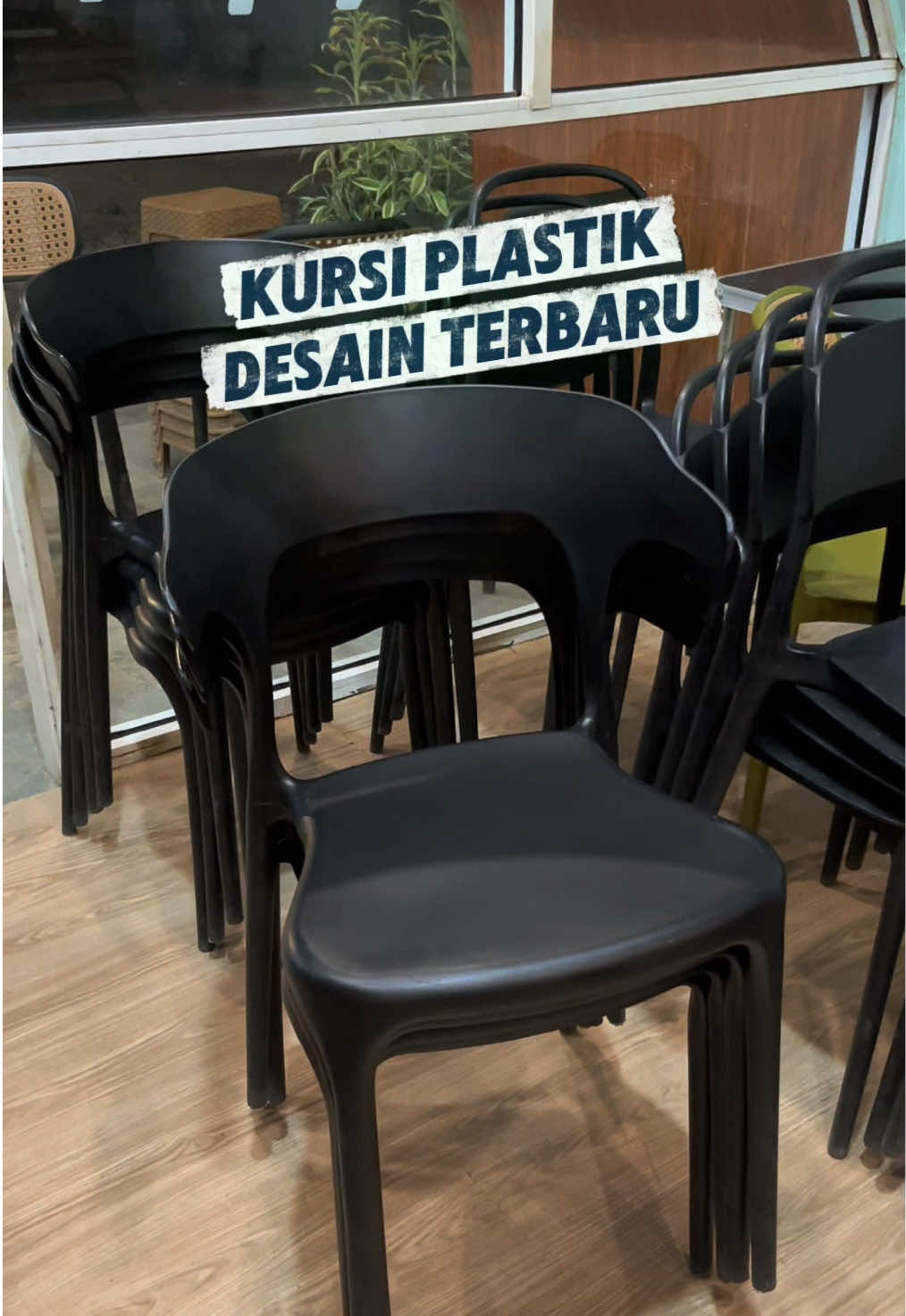 Kursi Plastik Minimalis Model Terbaru.  #kursiplastik #kursicafe #kursiminimalis #produkviral #fyp 