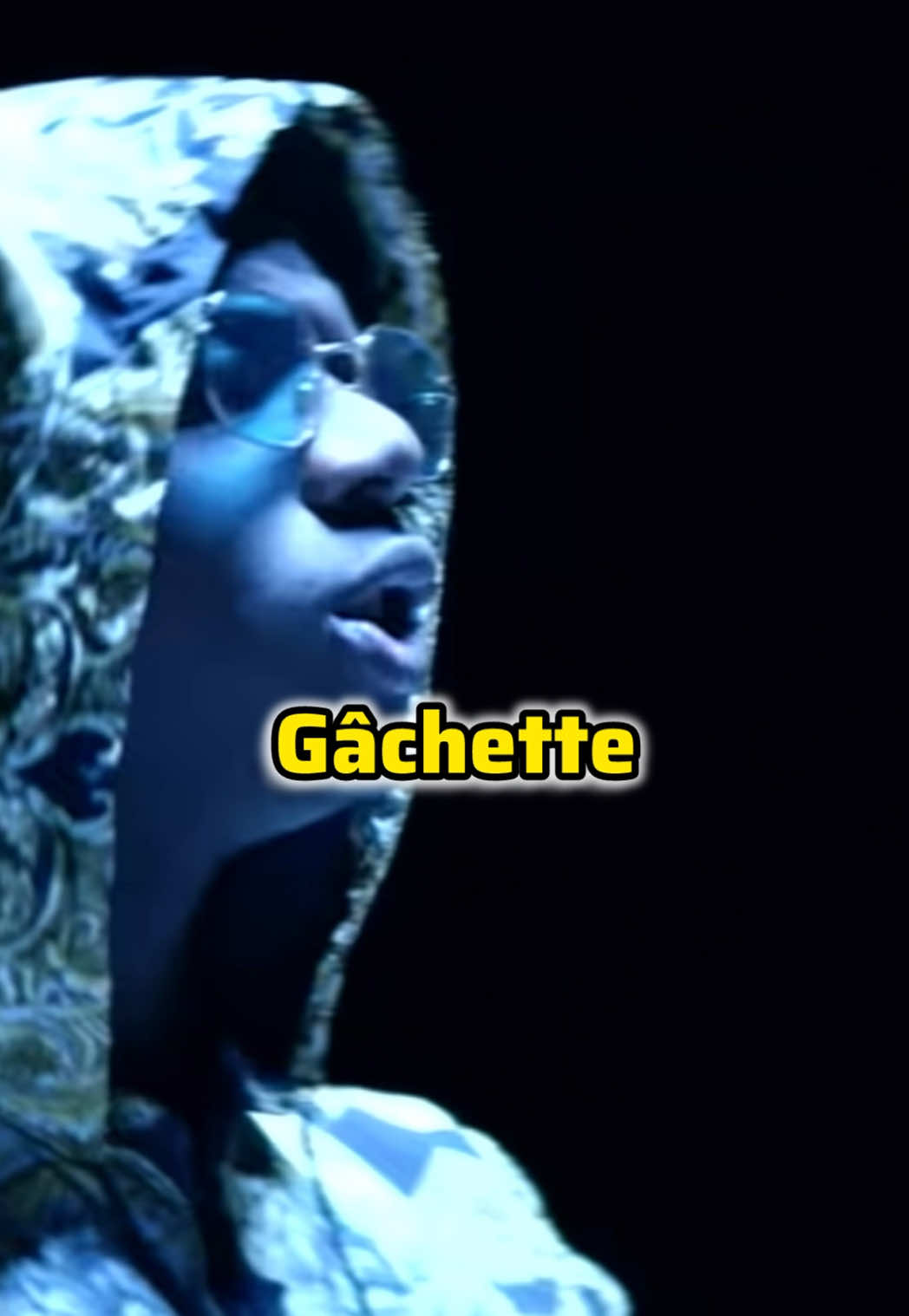 Ma chérie voudrait que je lui offre une rose 🌹 #ninho #rose #clip #lyrics #pourtoi 