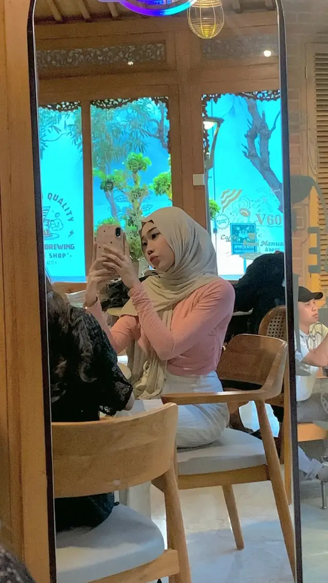 #4upage #pinkoutfit #foryou #cafekudus  #kudus24jam 