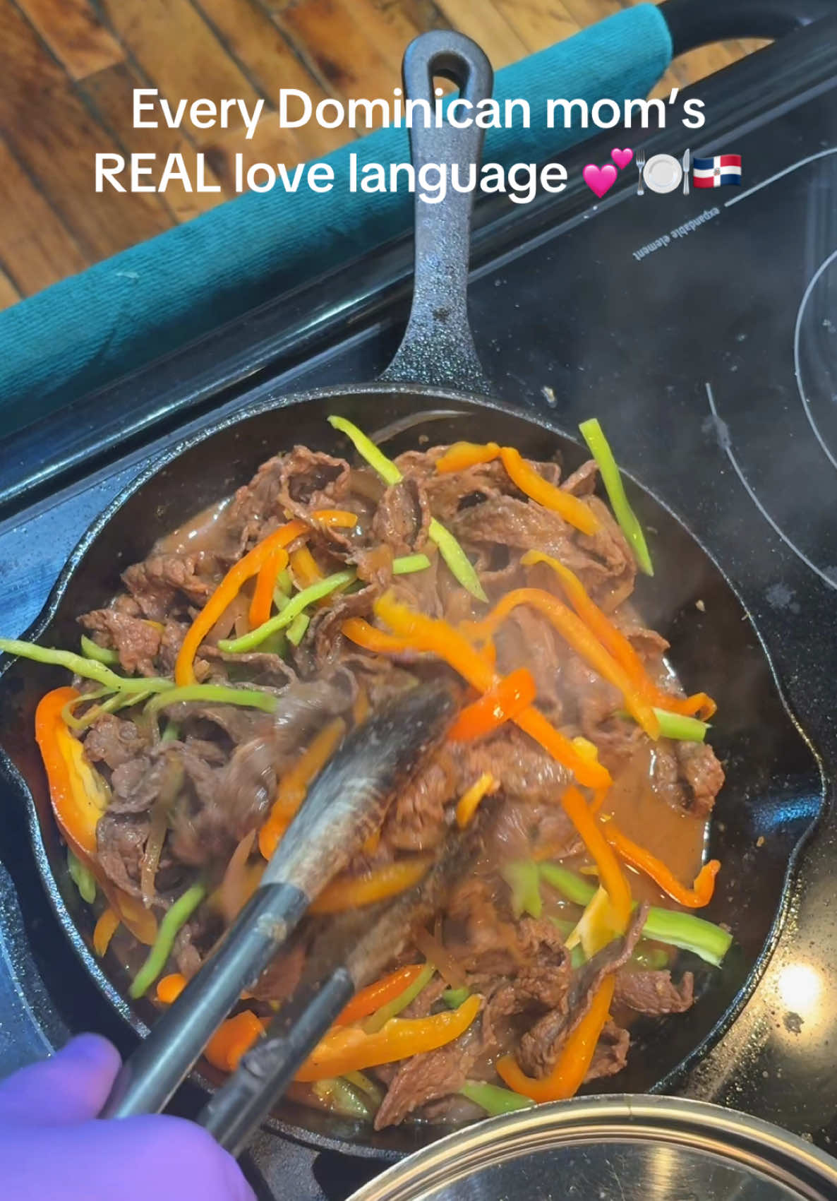 🔥 Dominican Style Stir Fry Beef 🇩🇴🥩 Seasoned up with that real sazón—ajo majao en pilón, sofrito, adobo, orégano, a lil’ paprika + onion/garlic powder. Hit it with soy sauce (y un chin de aceite de sésamo pa’ lo fancy 😉). Result: juicy, flavorful beef with that Dominican twist 😋✨ #DominicanFood #ComidaDominicana #SazonDominicano #stirfrybeef #FoodTok 