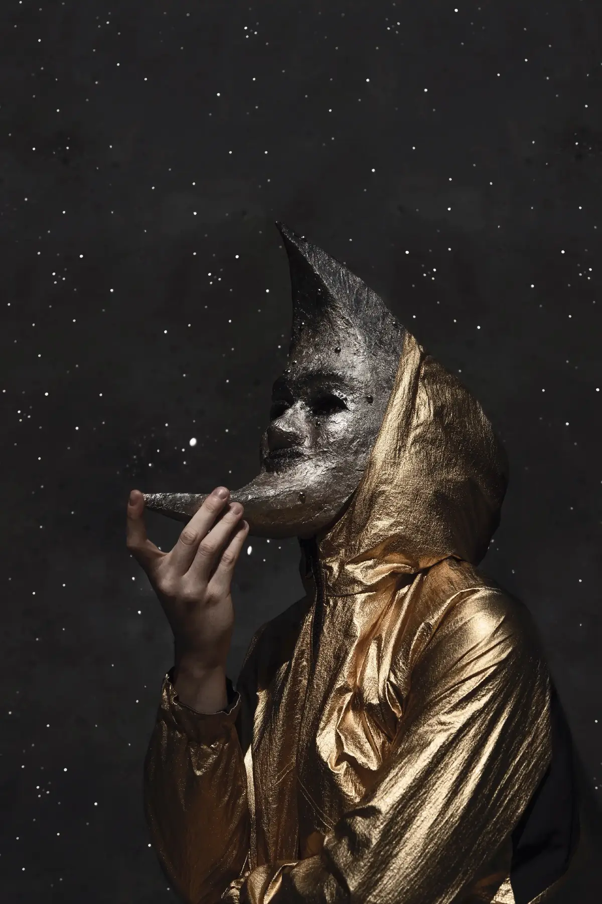 MOONLIGHTING Wow! Thanks for the awesome feedback! Here are some photos from the Moonlighting photoshoot and a few backstage ones. 📸  @mrokat  #guitar #vhs #poland #spooky #nostalgia