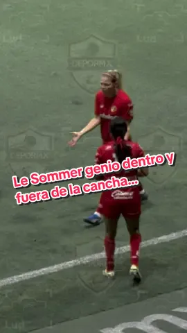 ¿Quien manda en el Toluca Femenil? Y para nada es queja, Eugenie Le Sommer le hace unas observaciones a Patrice Lair, él se molesta, pero hace el ajuste y TERMINA BIEN. #futbolfemenino #ligamxfemenil #tolucafemenil #americafemenil 