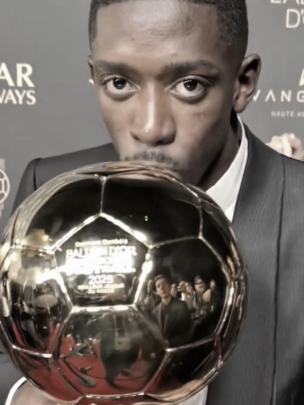 خابرني ع اليوتيوب حبيبي 😂💙 .  .  .  .  .  .  .  .  .  .  .  .  #dembele #باريس #الكرة_الذهبية #realmadrid #كرة_قدم 