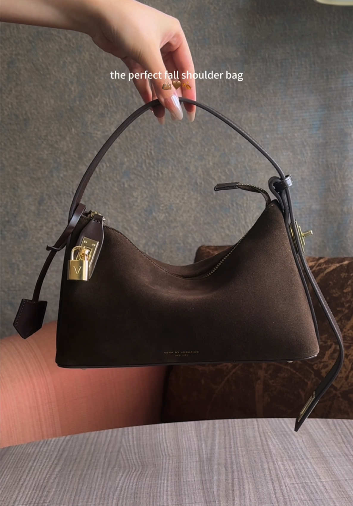 The shoulder bag your fall wardrobe was waiting for🤎#VERAFIED #verafiedbag #suedebag #shoulderbag #unboxing 
