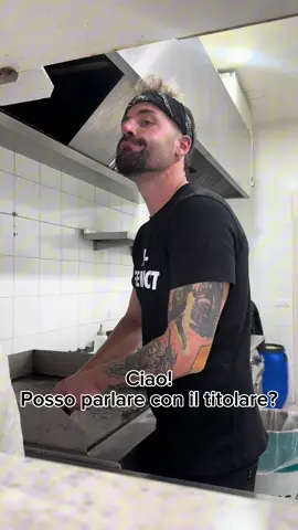 Il titolare Gino è impegnato… ma tranquilli, noi siamo sempre aperti 🍔😎 #MekCunvenutStyle” #MekCunvenut #FoodLovers #PaninoPerfetto #StreetFoodNapoli   