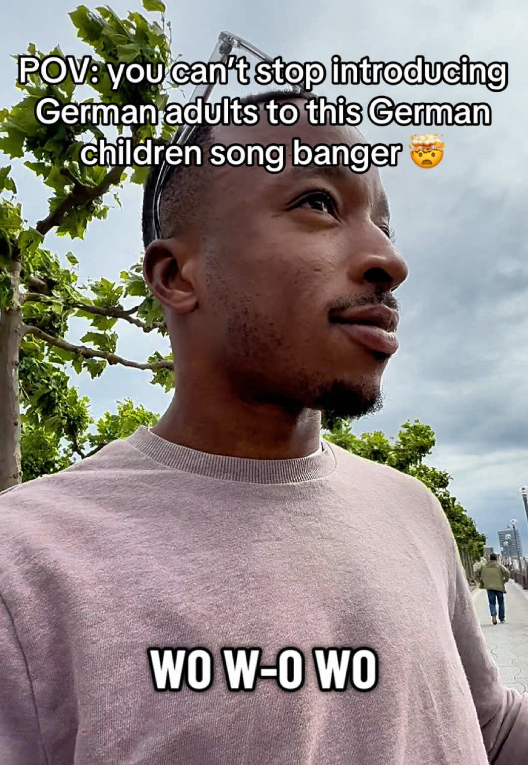 Had to bring back this classic 🤩  Just found out that children in Germany be having the best songs 🕺🏾💃🏽 Brb, off to add this song to my Spotify playlist 😍 Duolingo prepared me for this but what a fun way to learn German. Feel free to share more tunes with me 🙌🏾 #lifeingermany #germanyvslondon #travelgermany #duolingo #woistmeinemama 