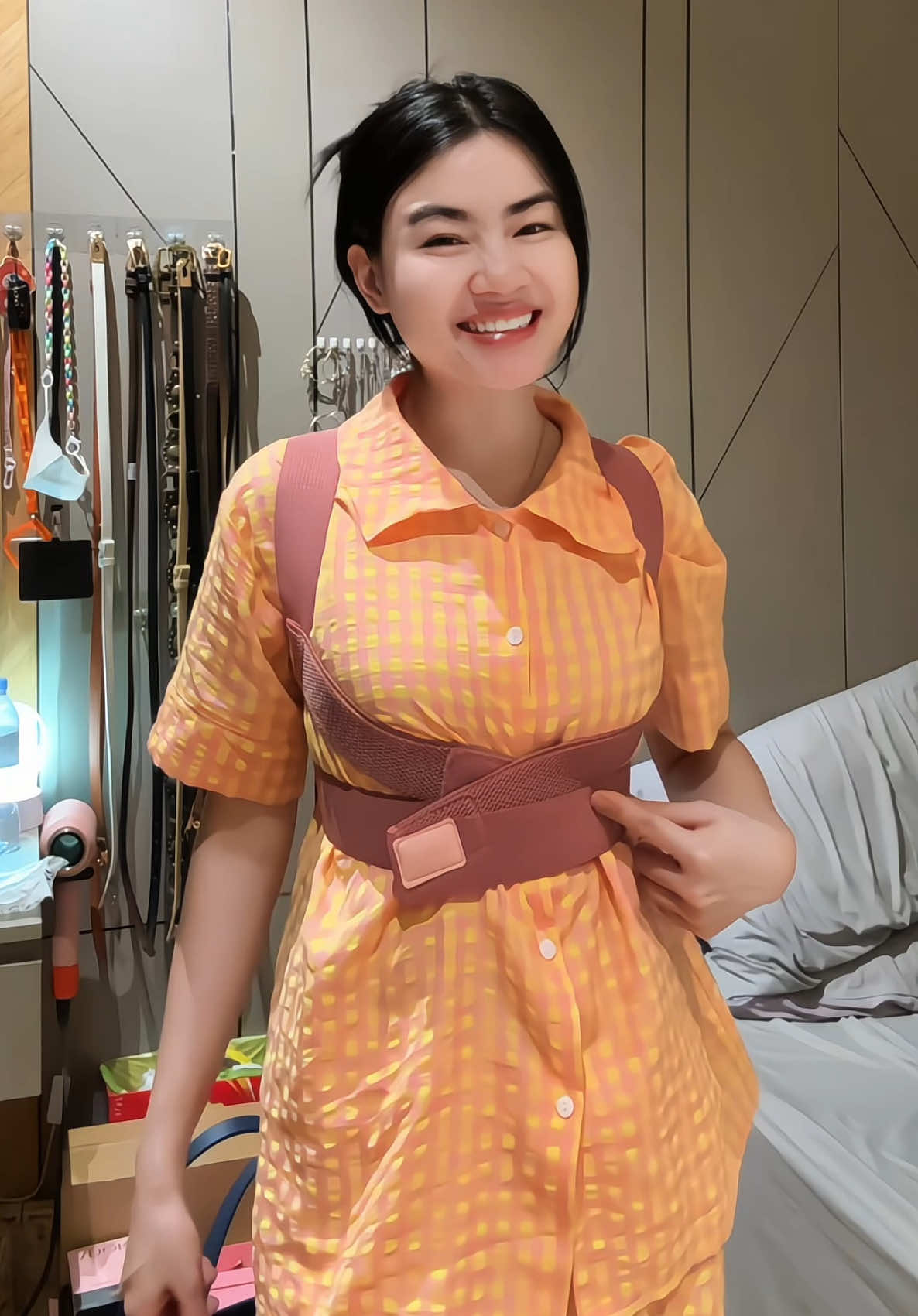 Đai chống gù định hình v1 khi tập luyện #daichonggu #aolikes 