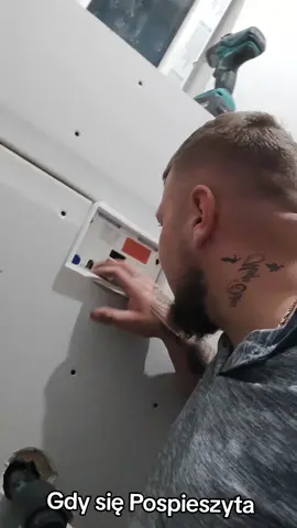 #łazienka #płyty #glazurnik #spłuczka #wc 