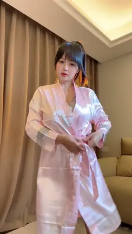 váy ngủ lụa đẹp chị em nào chưa  có mua đi nha #vayngulua #donguxinh #vaynguquyenru #vaynguxinh 