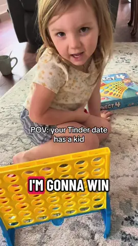 It’s giving Dakota Fanning and we’re here for it 💅🏼💁🏼‍♀️ #uptowngirls #tinderdate #babysitting #funny #dakotafanning 🎥 Credit: @hannahbriehoward 