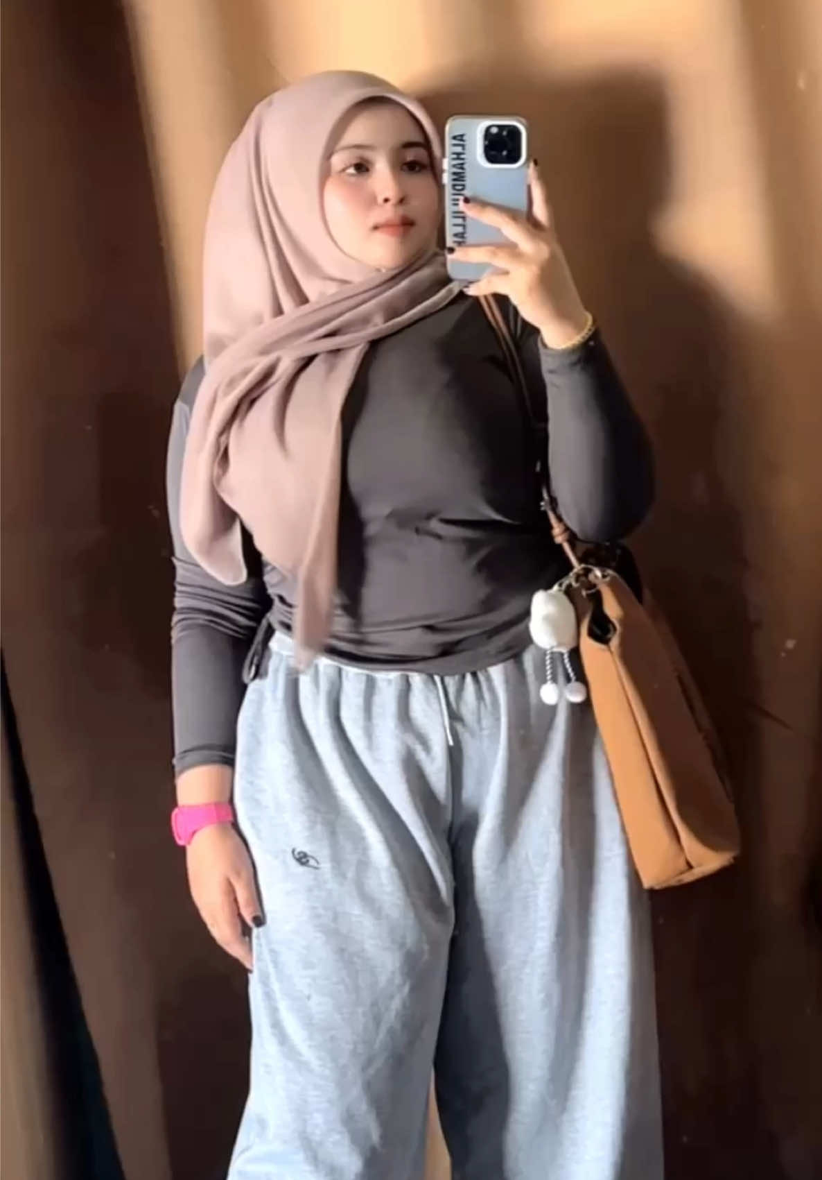 Outfit basic tapi aura dia padu gila, helok sangat 🤫 #bajuserut #outfitideas #baggypants #baggyoutfit #bajuviral 