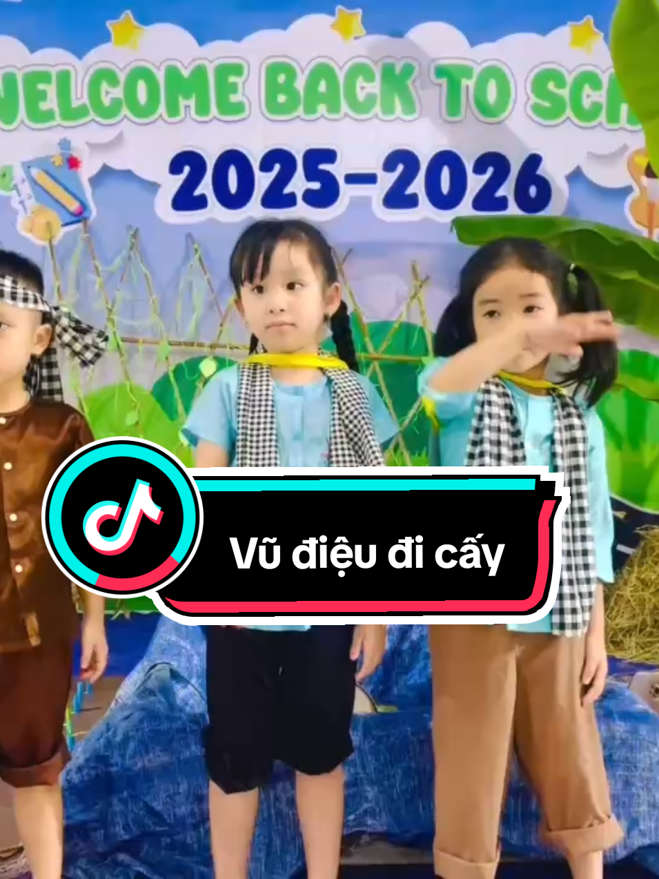 đi cấy cũng vui như đi hội. Trước khi cấy nhảy 1 bài cho có khí thế#dayhocduanmamnon #mamnon🍀👑 #giaovienmamnon  #mamnontiktok #mamnongiaitri 