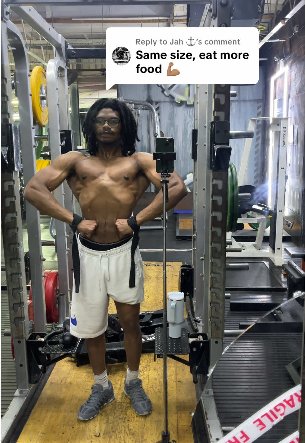 Replying to @Jah ⚓️ Damn I guess I am small ✌🏽😢 #fyp #posing #physiqueupdate #bodybuilding 