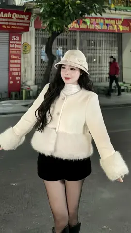 Đứa trẻ hiểu chuyện thường không có kẹo ...  Đúng ! tuii ăn bánh kem và uống trà ô long 🤣🤣🤣#vairal #thinhhanh 