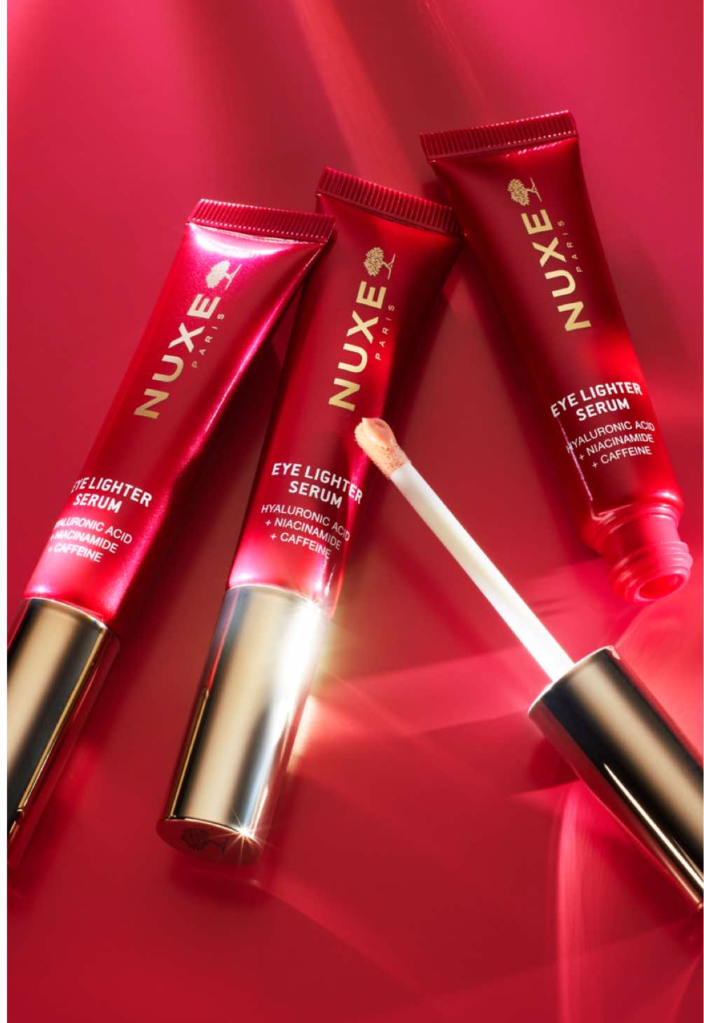 Morning coffee in one hand, Eyelighter Serum in the other = the perfect way to start the day ☕️   #Nuxe #MerveillanceLift #EyeSerum #DarkCircles #Undereyebags 