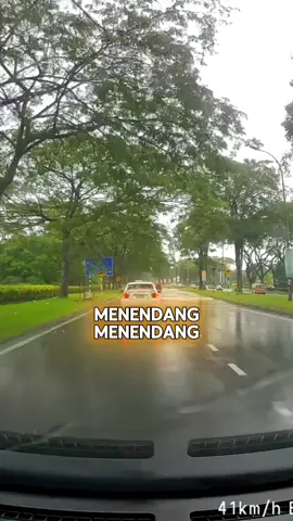 Menendang nendang sambil jalan😆😆😆
