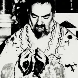 São padre Pio de pietrelcina #padrepio #padrepiodipietralcina #edit #catolicos 