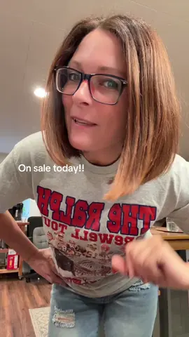 Last chance for the farewell tour t shirt! #billsmafia #billsapparel #footballtshirt #christmasgiftideas #holidaygiftideas 