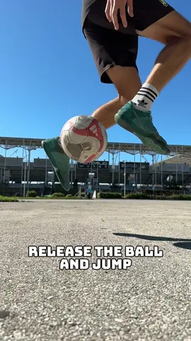 Crazy combined skill tutorial🤯🤙 #football #Soccer #shorts #footballtiktok #footballskills 