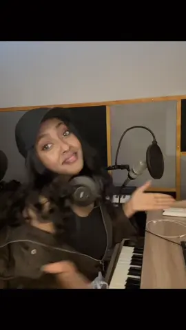 Here’s an unreleased song snippet just to say መልካም የመስቀል በአል ይሁንላችሁ! #salemia #alembire #meskel #meskelbeal #newsong @DAVE ON THE TRACK 