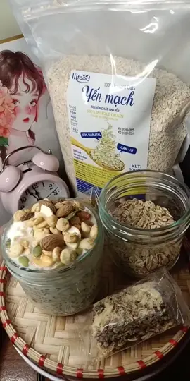 Hạt chia Mfood nhập khẩu giàu dinh dưỡng, dễ dùng. Pha với nước ấm, dùng khi đói để dáng đẹp, da xinh!