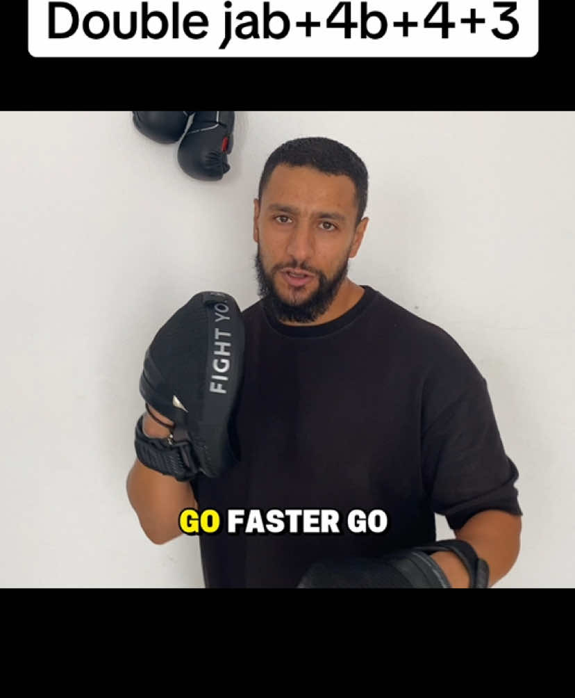 BOXING PADWORK. Boxing combo: double jab+hook to the body (4)+ hook to the head (4)+hook to the head (3) #boxing #boxingtraining #padwork #mma #muaythai 