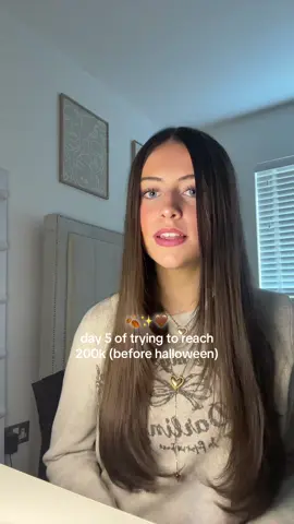 day 5 of trying to reach 200k | top from @In Print We Trust 💞 #fyp #relateable #newkitten #viral 