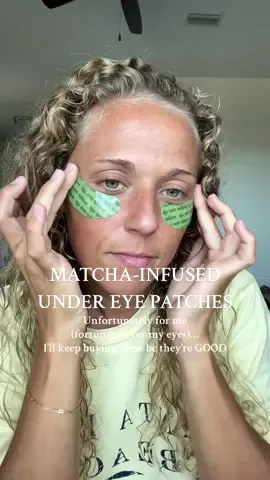 The caffeine boost from matcha infusion brightens & tightens the eye area so well. Sorry not sorry, I love them & you should too 🫶🏽💚🍵 @CLEARSTEM Skincare #eyepatches #undereyes 