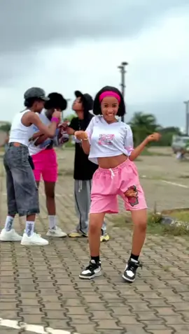 #dance #virial_tiktok #dancewithboliphy #fypシ 