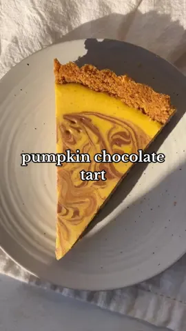 pumpkin pie we still love you but this pumpkin chocolate tart is all we’re gonna be having this fall 🥧🍂