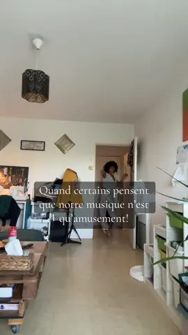 Lache ce que tu ne peux contrôler et fais ce que tu peux aujourd’hui 💪🏽❤️👍🏽 tchembé raid… foss épi respé  ❤️💚🖤  #martinique #culture #outfitcouture #zouk #goodvibes 