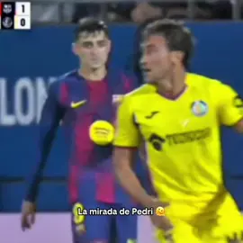 Pedri viendo como primero abrazaba a Ferran y luego lo hacía caer 🤌 #ferrantorres #pedri #friendship #fedri #jealous 