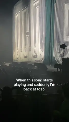 It’s so nostalgic…Nothing will beat this intro tho🙌🏻  #tds3 #thedreamshow3 #nctdream #nct #tds3europe 