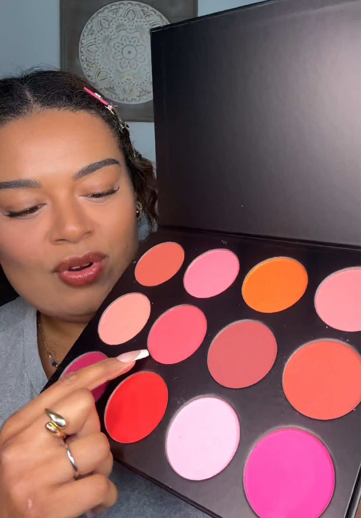 THE PIGMENT 🤭 #makeupbyalea #beauty #makeup #blush #cosmetics (just blushing palette by @MakeupByAlea )