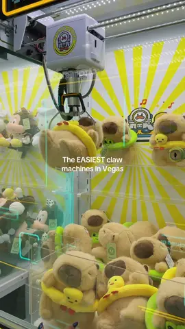 Literally only spent $20 👀 #clawmachine #vegas #arcade #vegastiktok #vegasvacation 