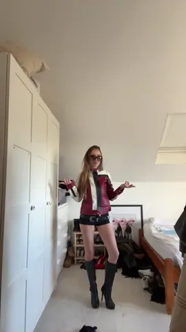 I love dressing up in outfits I’d never think to wear just for experimentalness 