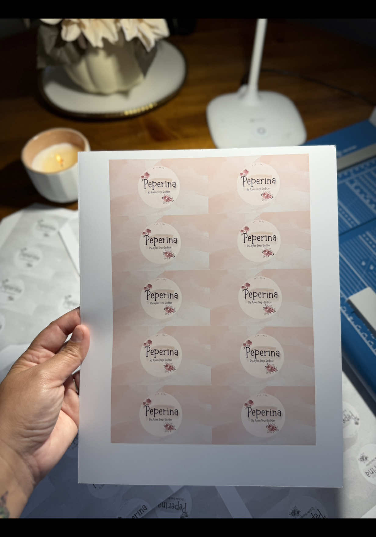 🍃 CUANTAS VECES IMPRIMIS HASTA QUE SALE CÓMO QUERES?😅🍃 Siento que debería estudiar una maestría para imprimir porque es increíble lo que es cada impresora 😮‍💨 Pero HABEMUS TARJETA😍😍😍 @Aylen Trejo Richter  #cordobesa #estadosunidos🇺🇸 #usa #SmallBusiness #emprendimiento 