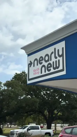 come thrifting with me at a new spot in clear lake called nearly new! their selection and prices are amazing. Go check it out if you are in the Webster area!!!! #shopping #thrift #clothing #secondhandfashion #highfashion 