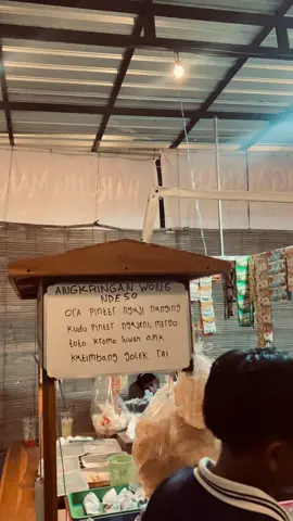 monggo pinarak😊#angkringanwongdeso #fyp #ngajenilandiajeni #jawapride #fypシ゚viral🖤tiktok 