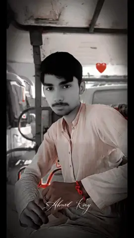 ستمبر شروع ہو چکا ہے  اب آہستہ آہستہ شامیں گہری ہوتی جائیں گی  نجانے کیوں  خزاں کا موسم قریب آتا ہے  تو ہمارے اندر بھی اداسی گہری ہوتی جاتی ہے  درختوں سے گرتے پتے دیکھتے ہوئے  نظروں سے گرے لوگ یاد آجاتے ہیں۔۔۔ 🍂😔💔 