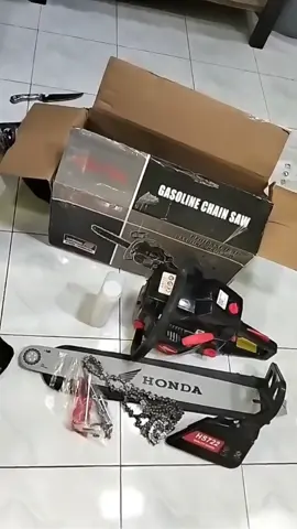 Gergaji Mesin Chainsaw Honda – Tenaga Kuat & Awet untuk Tebang Kayu!💪 #ChainsawHonda #GergajiMesin #ChainsawKayu #AlatPertukangan #PerkakasRumah 