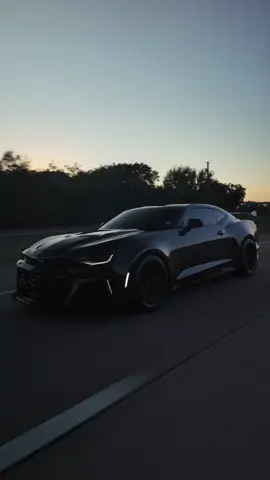 Me la pason tranquilo bajo perfil🦦 #fyp #camaro #zl1 #trending #zl1le 