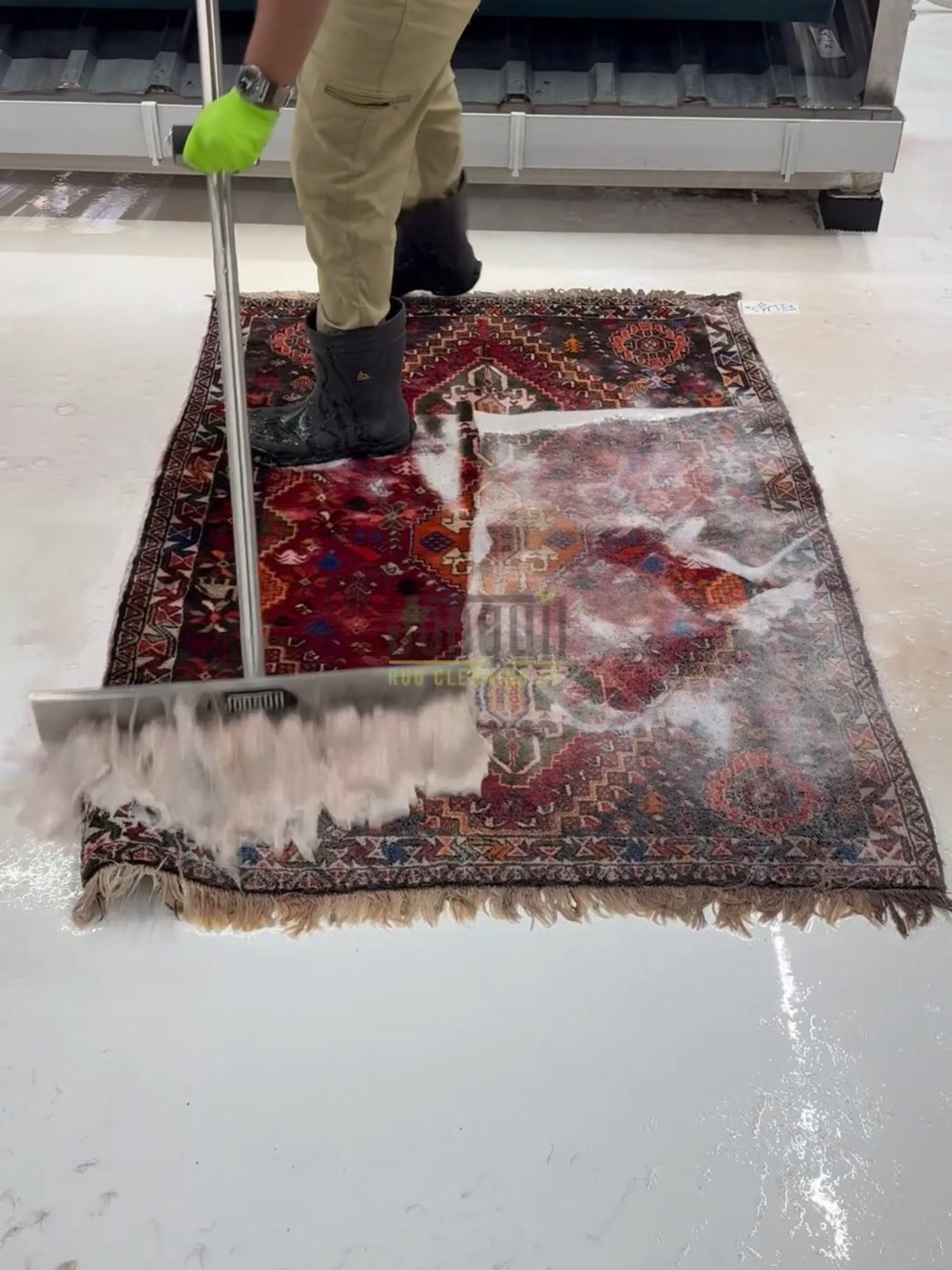 SATISFYING SCRUB AND SQUEEGEE! Hand-knotted wool rug! #rugcleaningatl #jonquilrugcleaningco #woolrugs #rugcleaningmarietta #satisfying #asmr